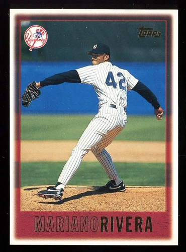 1997 TOPPS #256 BASE MARIANO RIVERA YANKEES NM FRONT & BACK PICS