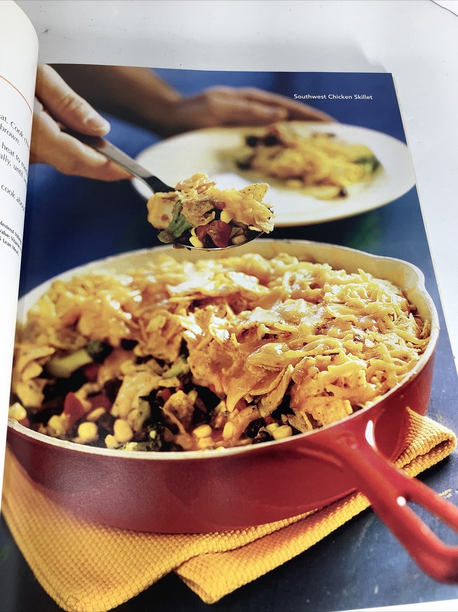 Betty Crocker Easy Family Dinners: Simple Recipes and Fun