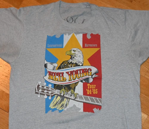 NEIL YOUNG Rare -85 TOUR rock concert t-shi 1980s vintage concert t-shirt, vintage, size XL, single stitch, B+ condition