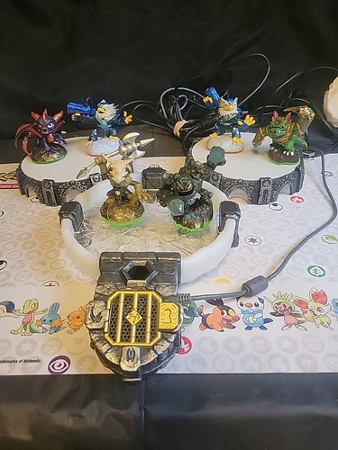 Lot De 38 Figurines Skylanders - Collection Pour Jouer
