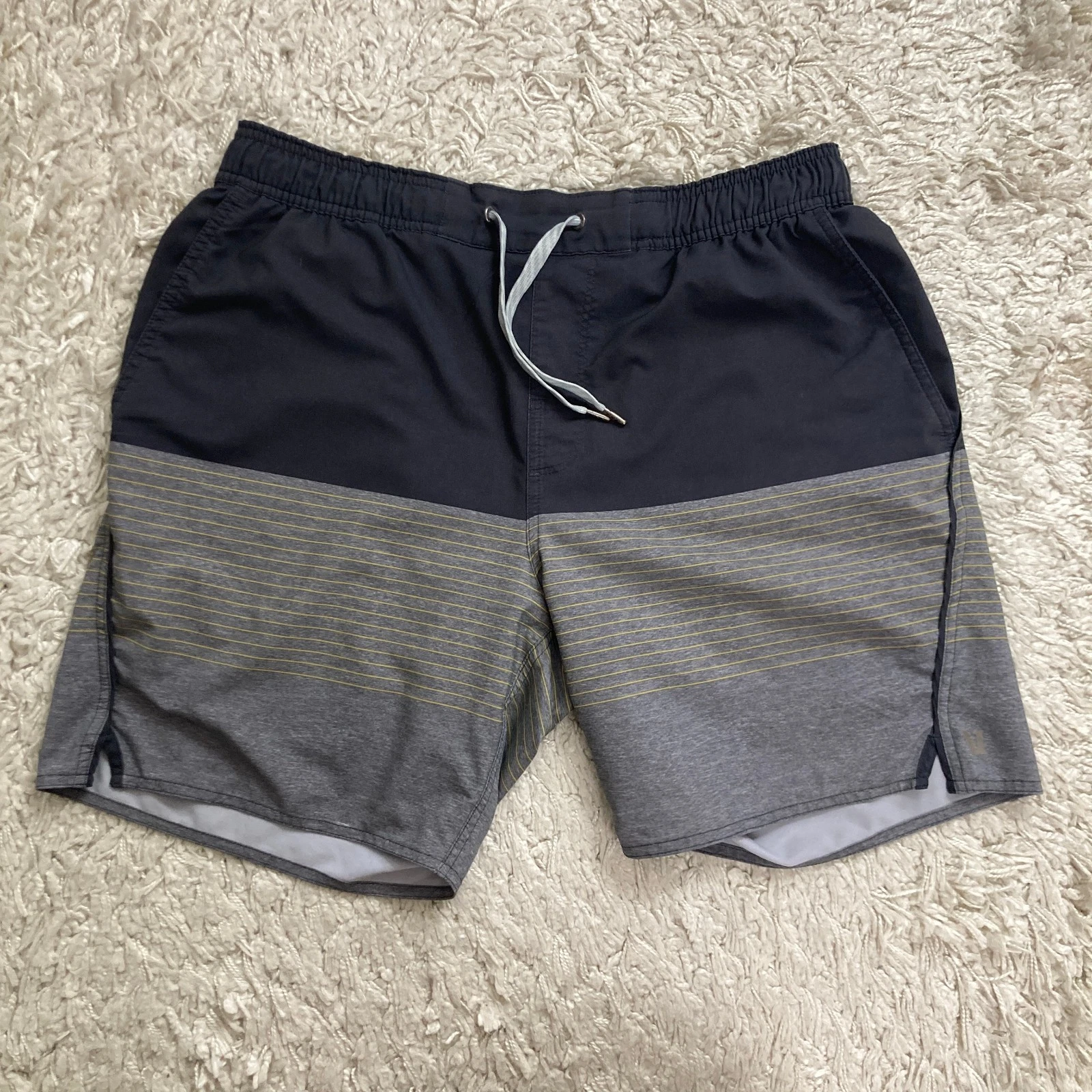 Vuori Trail Shorts Mens Large Striped Lined Performance Stretch Elastic Waist