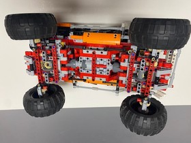 LEGO Technic: Model: Off-Road  4 x 4 Crawler 9398 remote. Power functions.