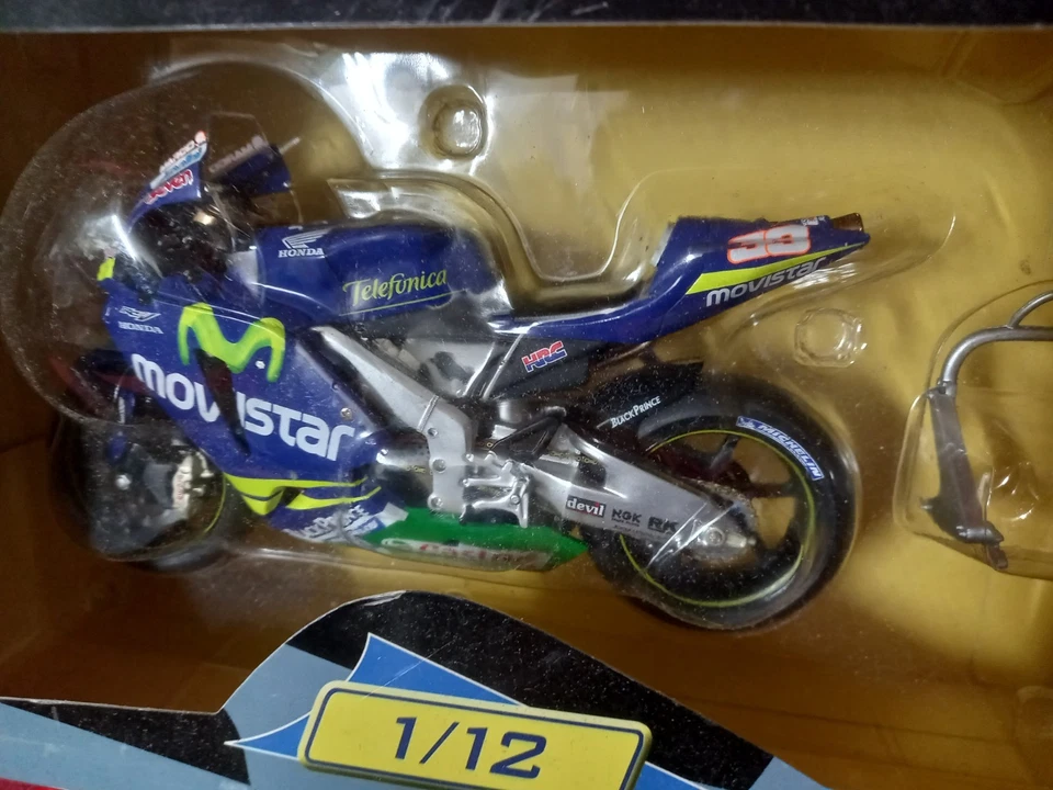 MOTO DA CORSA ALTAYA SCALA 1/12 HONDA RC 211 V MARCO MELANDRI  FASCICOLO NUM: 4 - Immagine 2 di 4