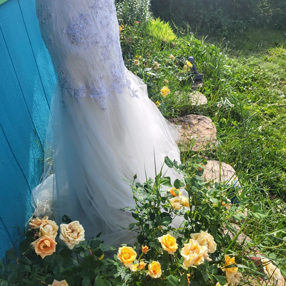 Mermaid Lace Wedding Dress Size 8 - Image 2 of 4