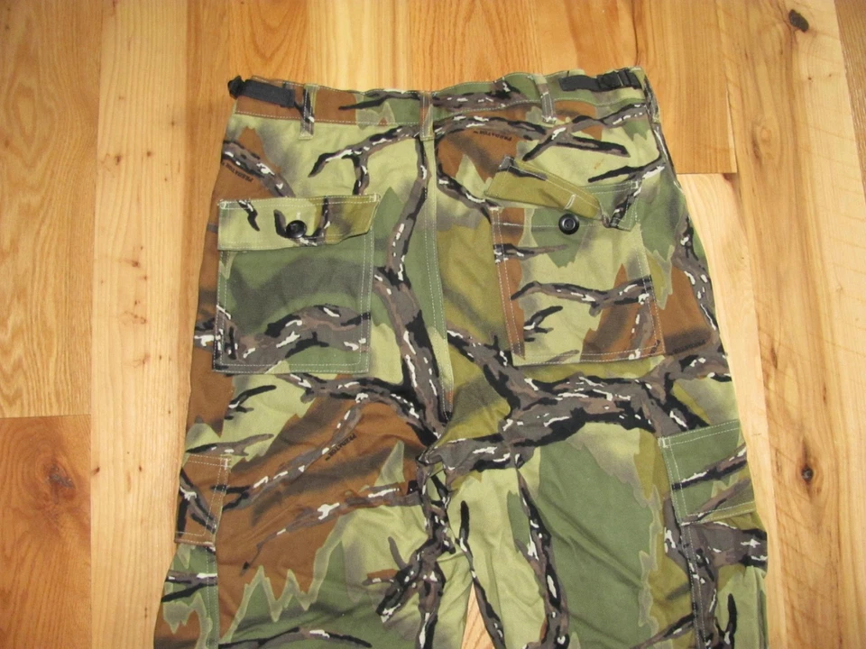 Predator Camouflage VTG Cotton Cargo Hunting Pants NEW  Men's M (32x 33) (H15) - Image 4 of 4