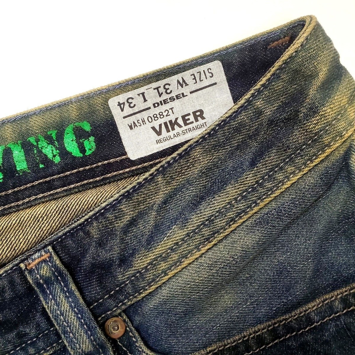 Diesel Viker Regular Bootcut - Wash 0882T - Distressed Blue Jeans 
