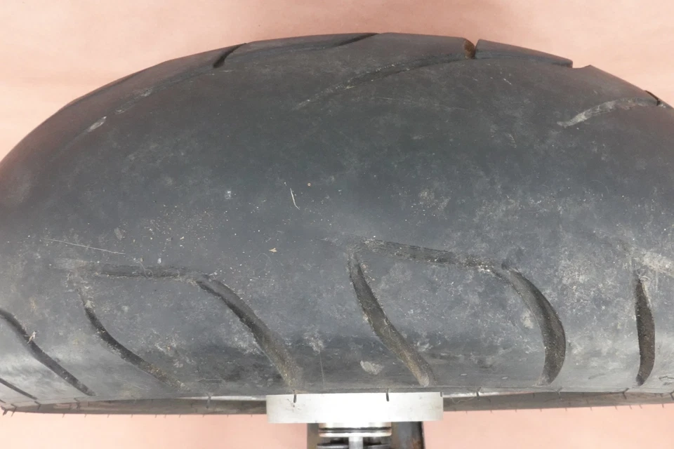 Llanta trasera Kawasaki Vulcan 900 VN900 VN900C 2007-2013 180/70 B15 Foto 2 de 4