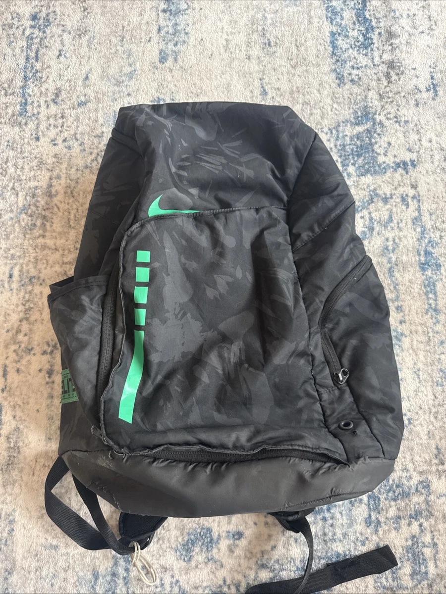 gray and black herschel backpack Supply Little America colour:DEEP PLUM The shoulder straps of Baggallini Everywhere Bagg with marketing_bucket:number:60