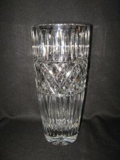 STUNNING VERY HEAVY CLEAR GLASS TALL VASE