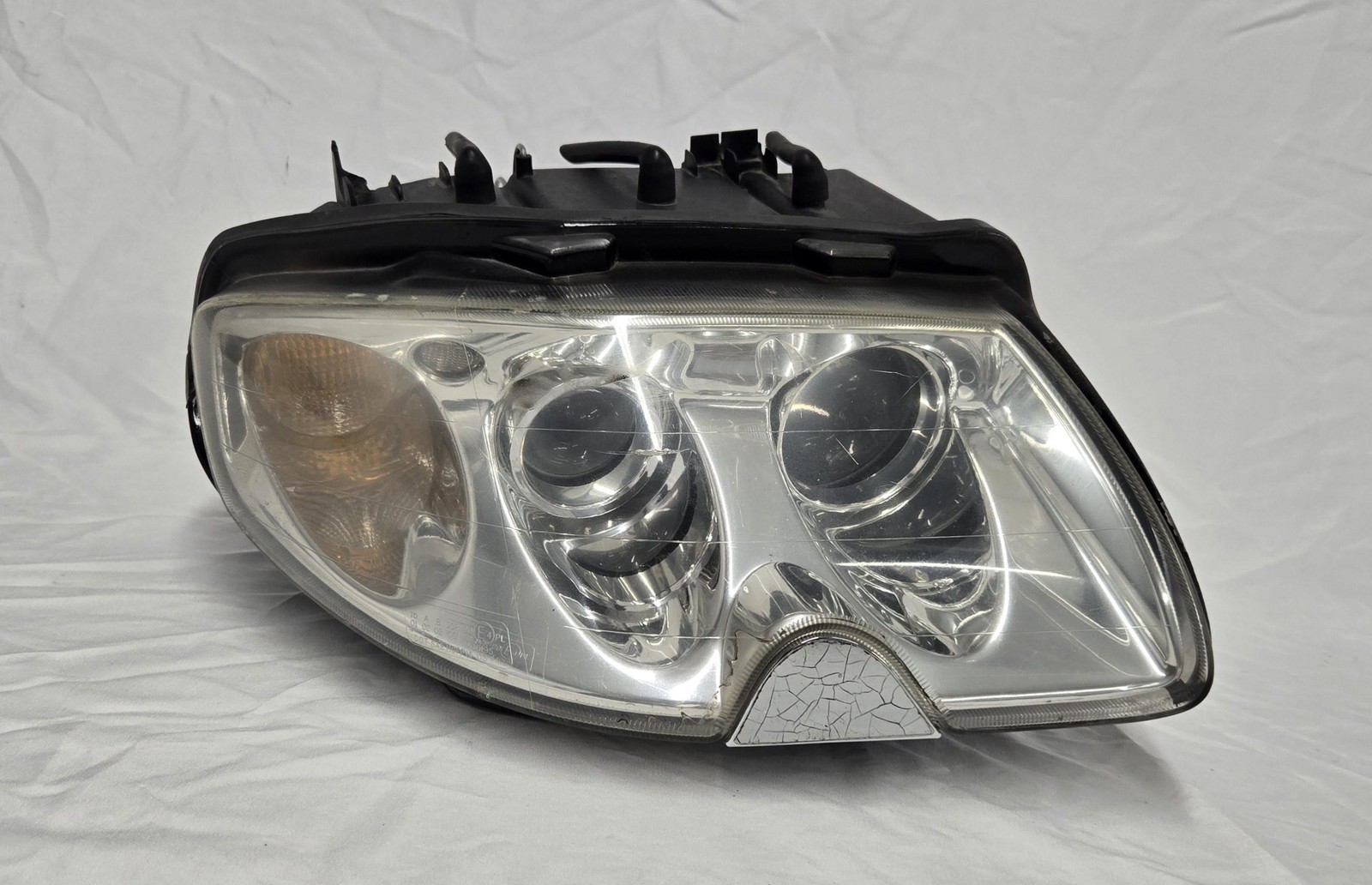 2005 Maserati Quattroporte M139 Front RH Right Passenger Xenon Headlight Assy.
