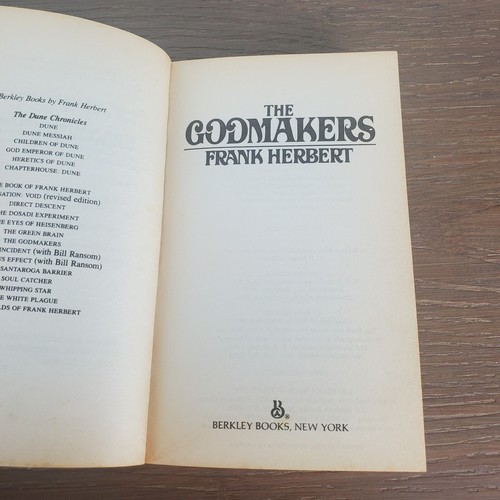 Lot Berkley Paperback Book 70s 80s Science Fiction Manifest Destiny & Godlmakers - Picture 5 of 10