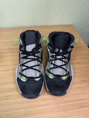 Reebok Question Mid Iverson Illumination's Minions Gru's Lab Men s 7.5  FW7548
