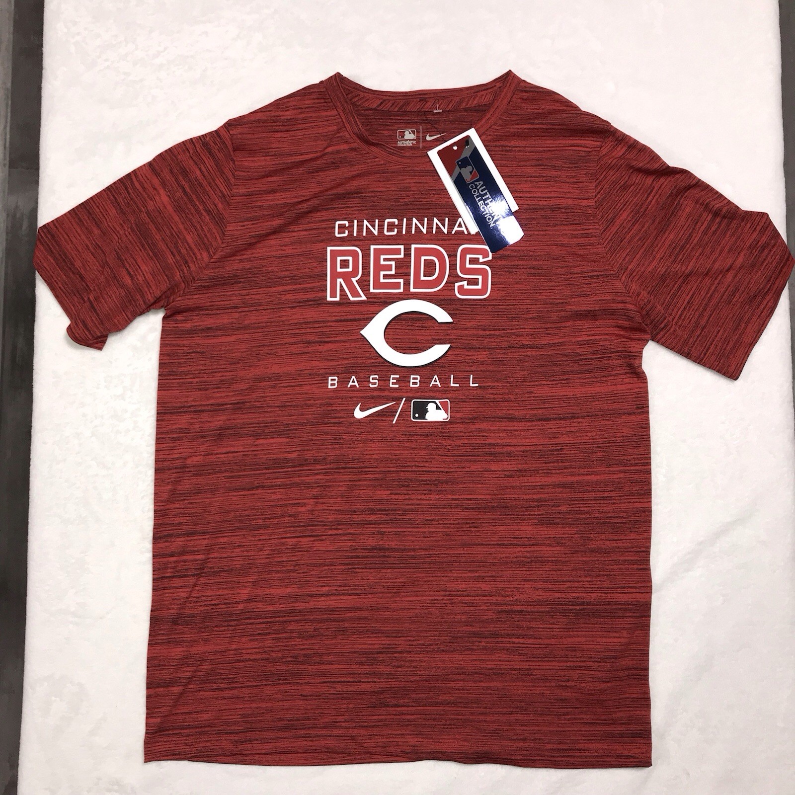 Men’s Cincinnati Reds Nike Red Authentic Collection Velocity Performance T-shirt