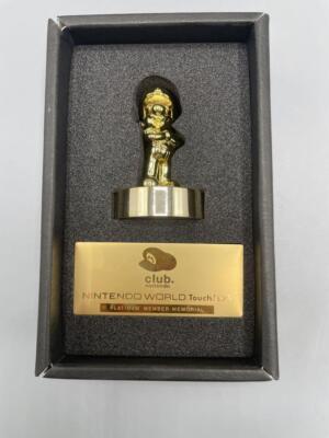Gold Super Mario Figure Statue Club Nintendo Platinum Member