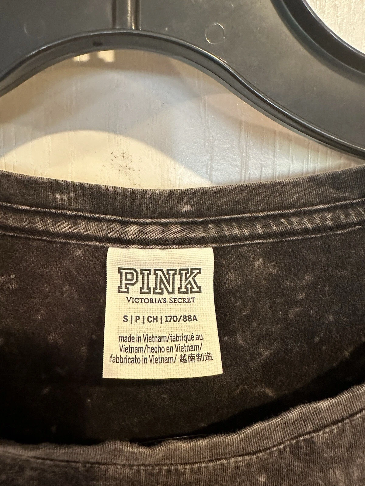 UNDERCOVER Abito maglietta Victoria’s Secret ROSA nero lavaggio increspato laterale manica corta piccolo