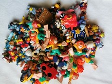 80 verschiedene Figuren von McDonald&acute;s und aus Kinder &Uuml; Eiern