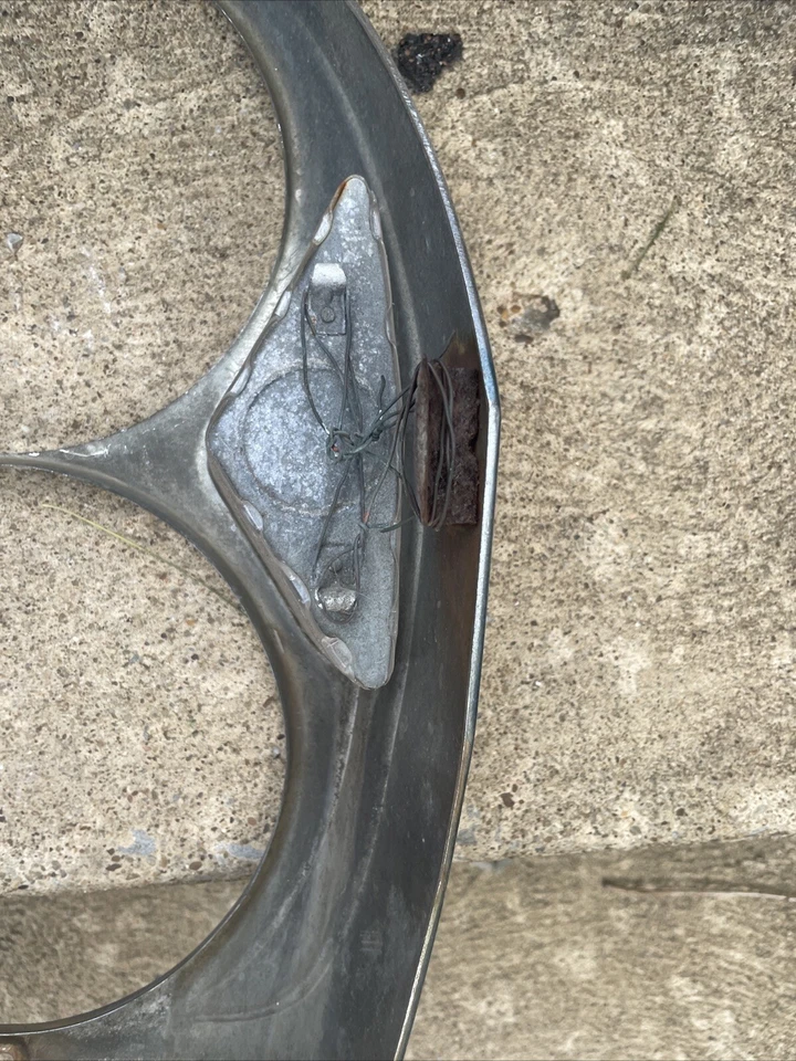 Bisel de faros MERCEDES BENZ W111 220SE 250SE W112, W108, W109 1L-1R Foto 3 de 4