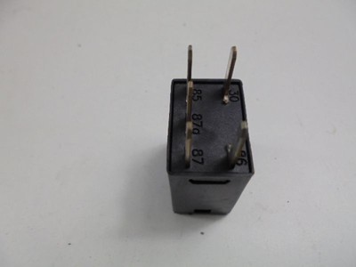 CHRYSLER VOYAGER 4 RG GY GK RELAY 00-04 GY LHD GRAND 05269988AA 21911C / AU 2427