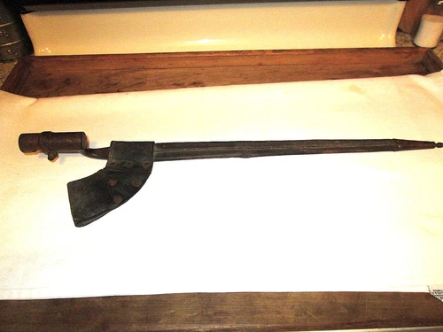 Civil war / war 1812 bayonet with leather scabbard