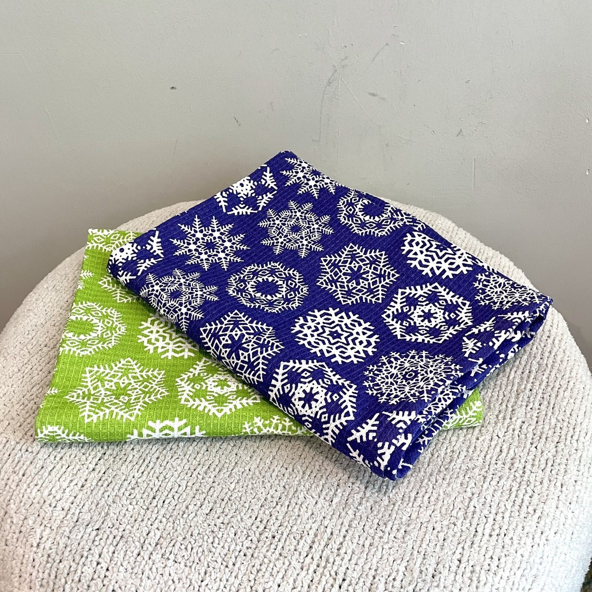 Crate Barrel Set of Snowflake Winter Dish Towels Green Blue
