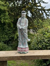 CHINESE 19TH CENTURY LARGE FAMILLE ROSE PORCELAIN GUANYIN QING DYNASTY