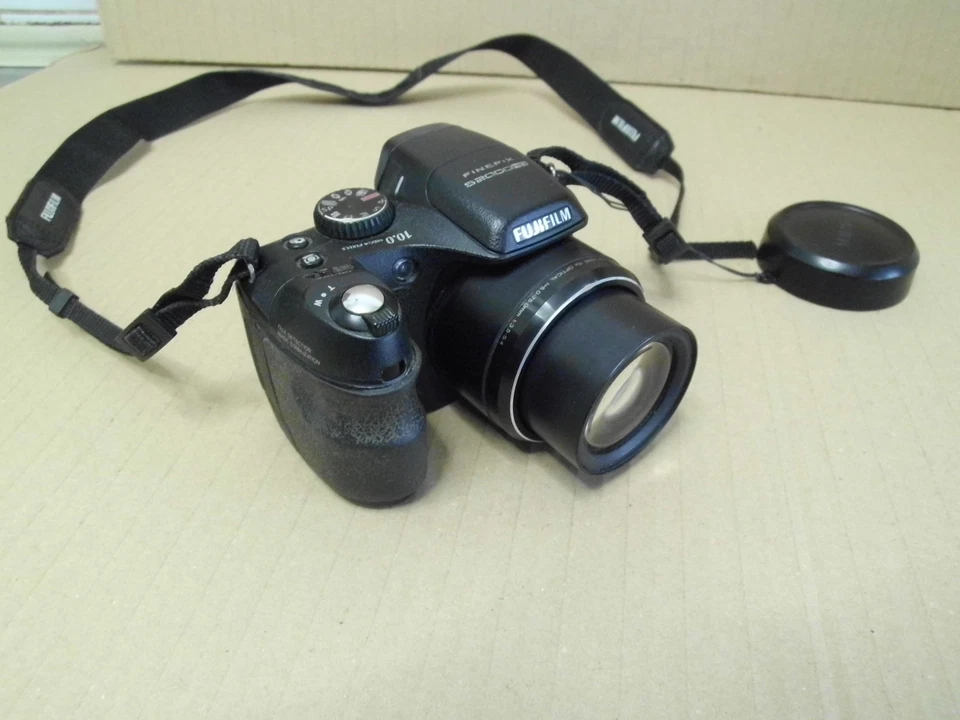 Fujifilm FinePix S2000HD 10.0MP Digitalkamera - Schwarz - Bild 3 von 4
