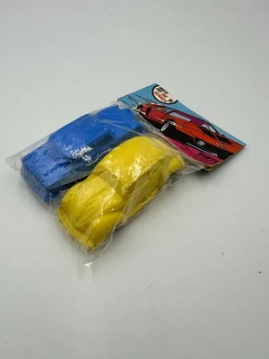 Volkswagen Coccinelle + Mercedes 220? plastique souple 1/43 - Photo 1/4