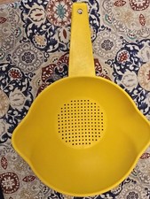 Tupperware Vintage Yellow Colander/Pasta Stra...