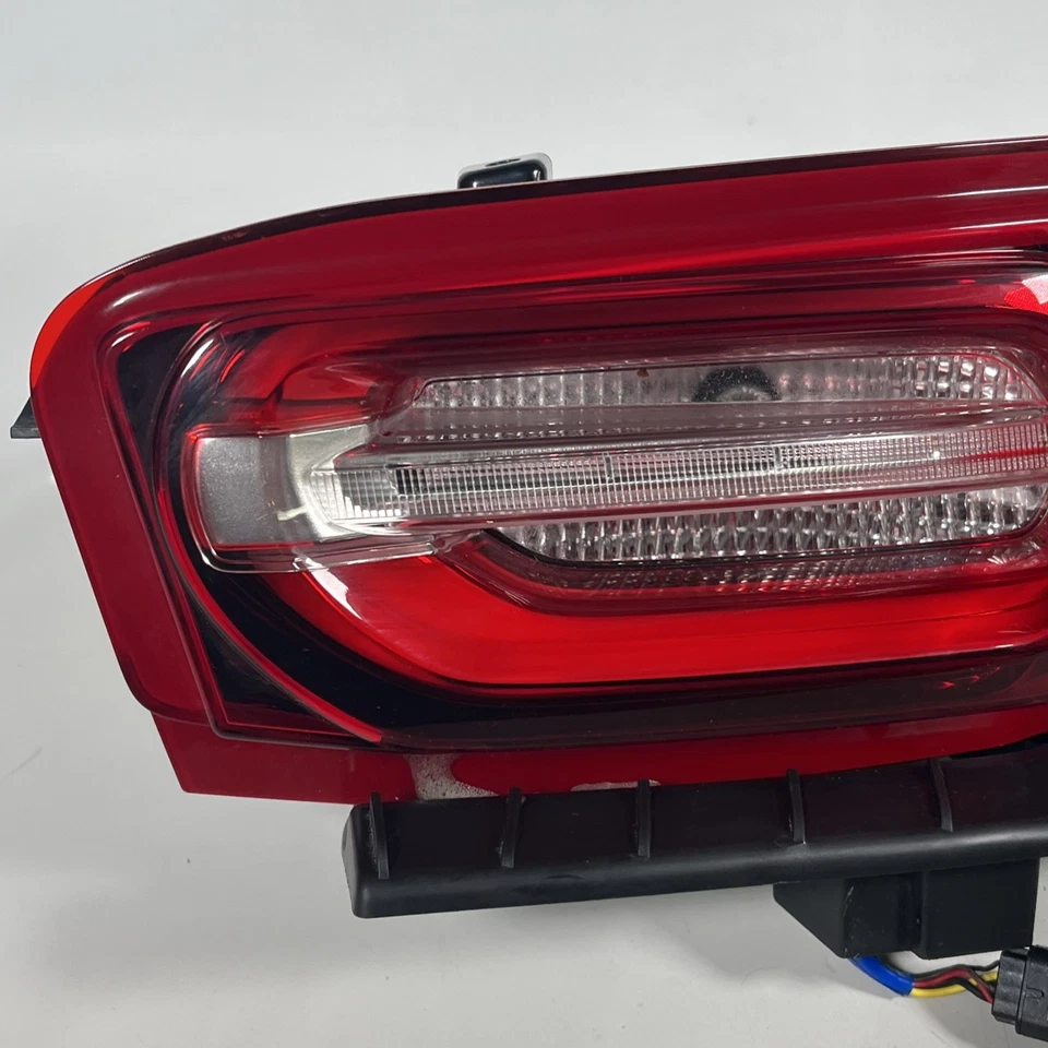 19-24 雪佛兰 CAMARO RS Z28 SS 乘客侧右右手 LED 尾灯尾灯 — 第 2/4 张图片