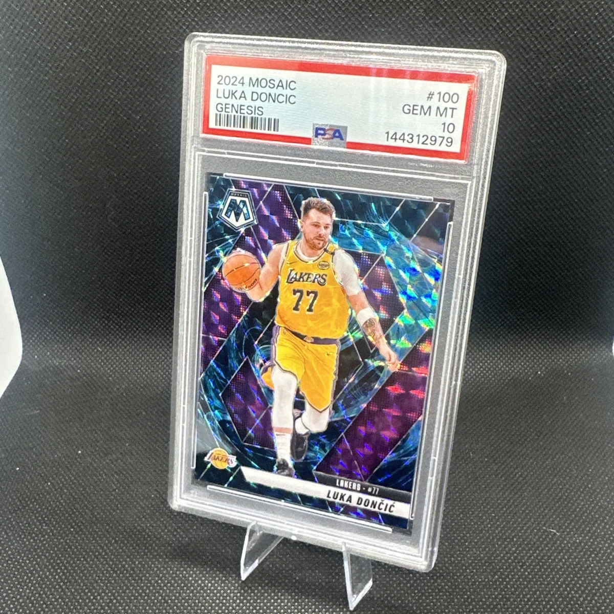 Luka Dončić 10 Graded Basketball Sports Trading Cards