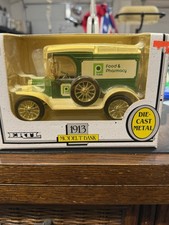 Vintage Ertl 1912 Open Cab Food & Pharmacy Bank Truck Die-Cast 1:25 Iowa, USA Vintage Ertl 1912 Open Cab Food & Pharmacy Bank Truck Die-Cast 1:25 Iowa, USA - Image 1
