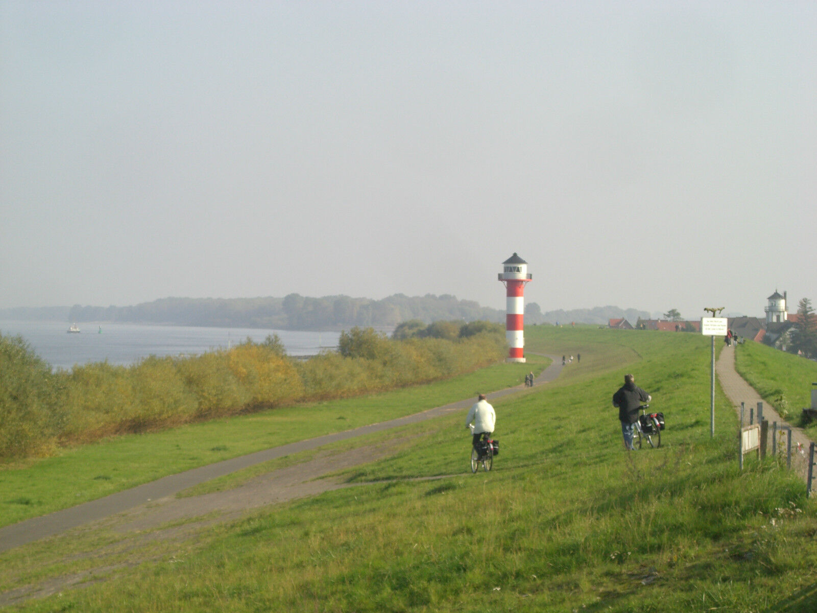 Bild 1 von 12