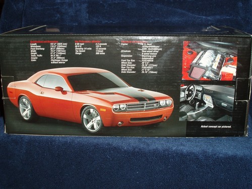 HIGHWAY 61 2006? 2007? DODGE CHALLENGER GREEN/BLACK 1/18 EXCELLENT CONDITION - Picture 6 of 14
