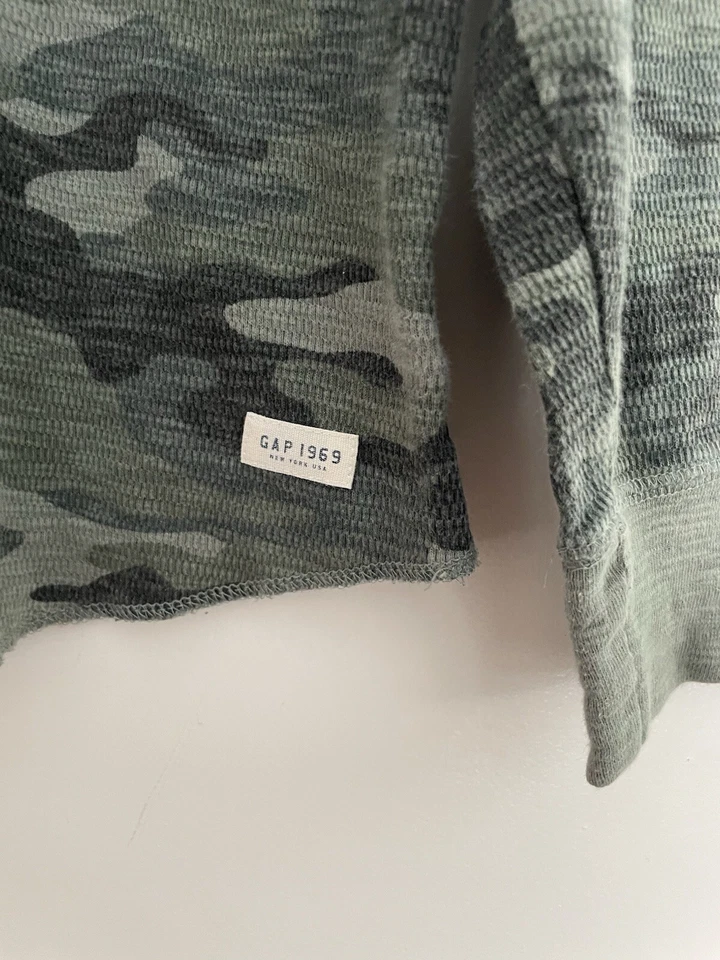 Camisa Gap Niños Niños Texturizada Camuflada 100% Algodón Cuello Redondo Manga Larga Verde XL 12 Foto 3 de 4