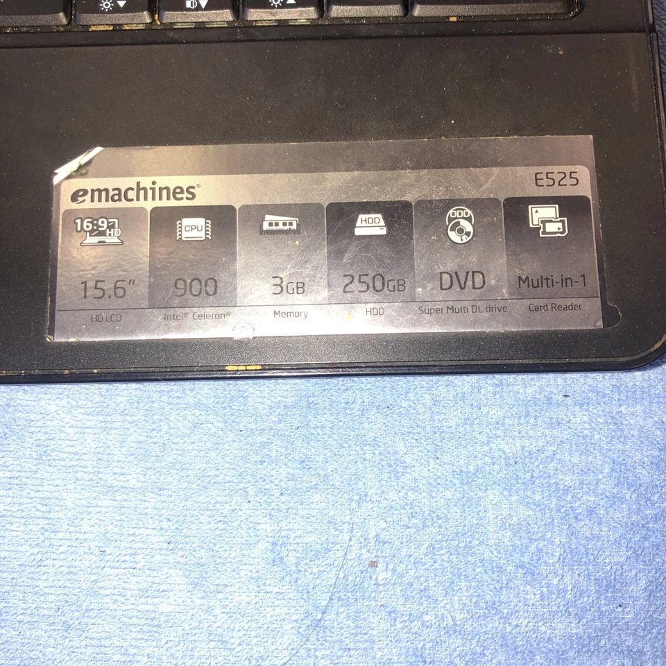 Emachines Black Laptop E525 KAWF0  Selling Parts Or Repair - Image 2 of 4