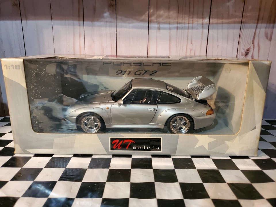 UT Models Limited 1997 Porsche Carrera 911 GT2 1:18 Diecast Street Version Car - Image 2 of 4