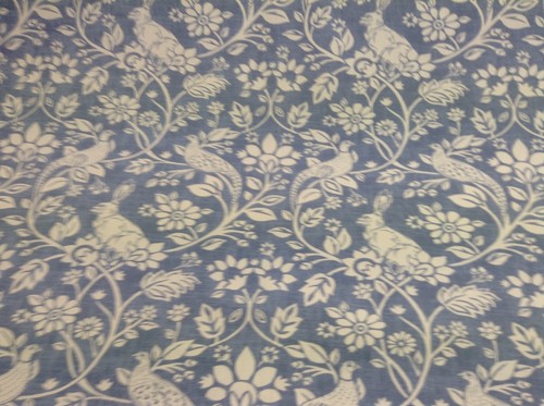 Heritage Fabric Wildlife Hare & Pheasant Stone Blue Cotton Curtain Blind - 第 2/7 張圖片