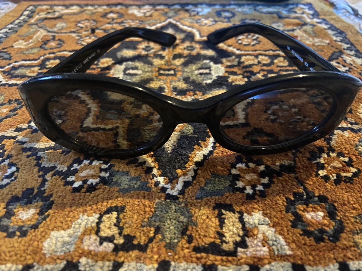 Gucci black top classic sunglasses