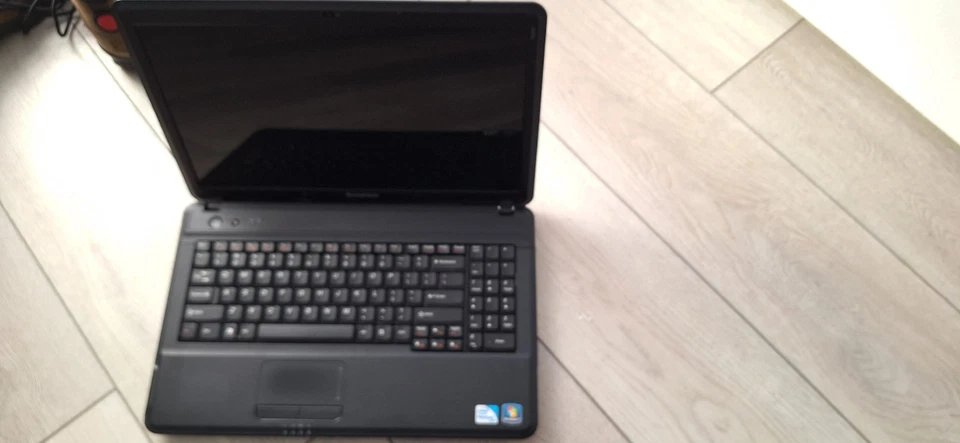 Ноутбук Lenovo G550 Intel Pentium Windows 7 Pro 15,6 дюйма без жесткого диска - Изображение 2 из 4