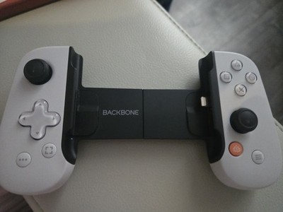 BACKBONE One PlayStation Edition Mobile Gaming Controller for iPhone -lightning