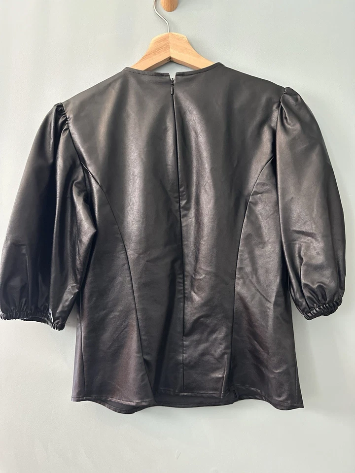 Express 黑色人造皮革袖口上衣 - 小号 - 别致上衣 — 第 3/3 张图片