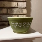 Vintage Pyrex Mixing Bowl 401 Spring Blossom Green White Flowers 1.5 Qt Nesting