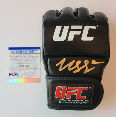 Gant De MMA Signé Khamzat Chimaev « Borz » – Avec Certificat D'authenticité (COA)