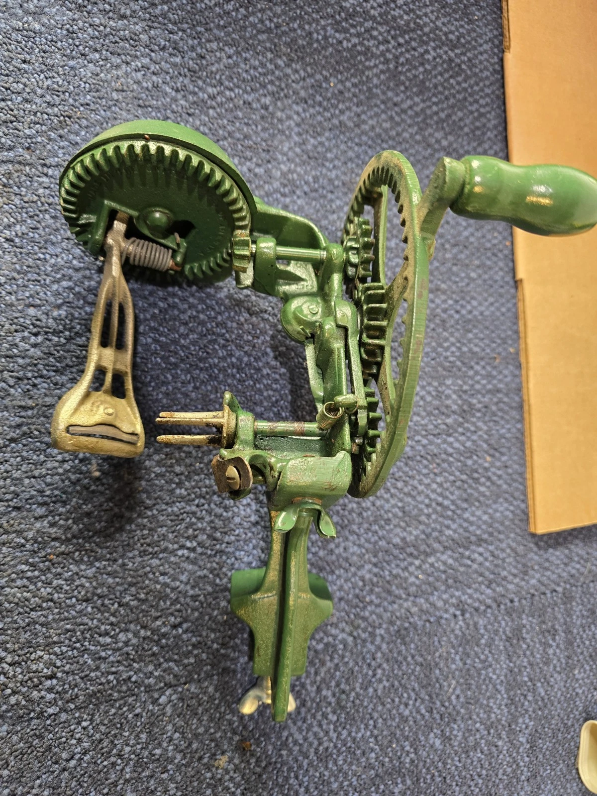 Apple Peeler Maxhine Reading #78 Apple Peel Remover Green Cast Iron 70s Vintage
Opens in a new windo