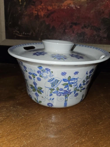 RARE FIGGJO FLINT LOTTE TURI DESIGN (NORWAY) VINT DEC PORCELAIN CASSEROLE W/LID