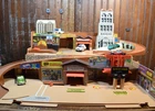MATTEL HOT WHEELS CITY PLAYSET HARD CASE VINTAGE 1979 POLICE AMBULANCE CAR LIFT