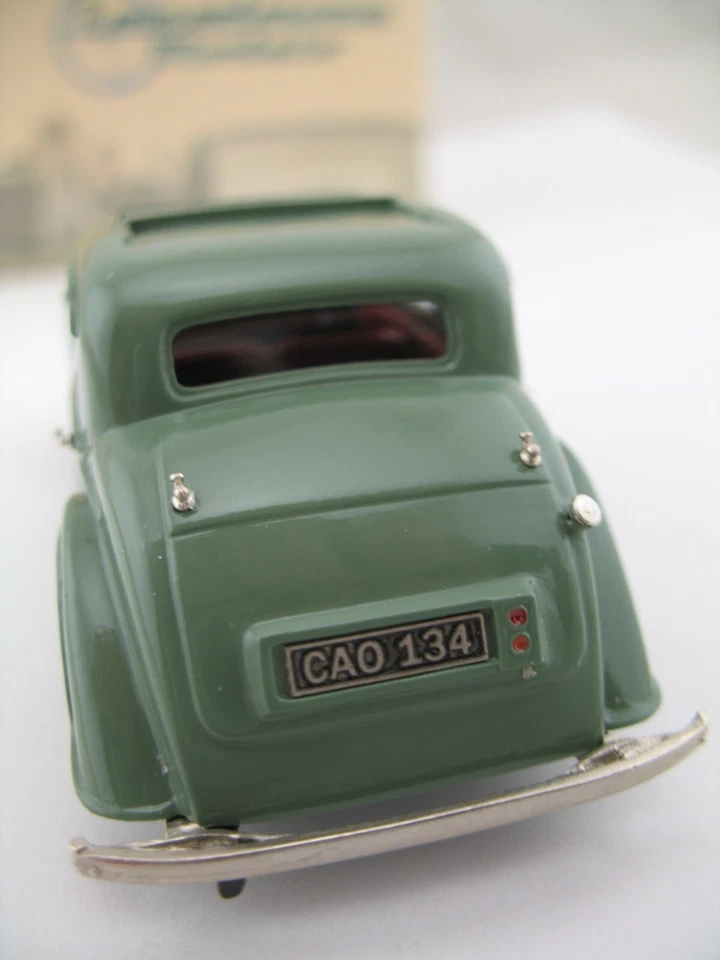 Lansdowne Models Car LDM.74: 1937 Riley 12/4 Continental Touring Sedan, MIB - Image 3 of 4