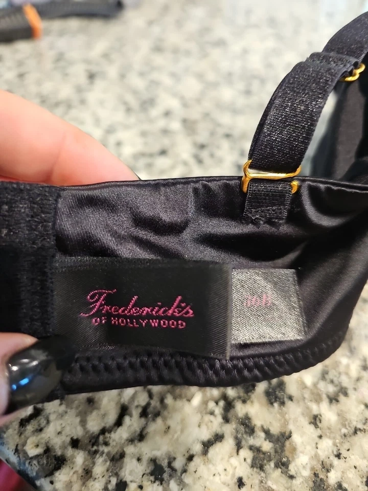 Sujetador camiseta push up clásico negro Frederick's of Hollywood correa múltiple 36B Foto 4 de 4