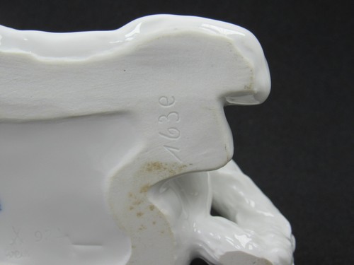 Vintage MEISSEN White Porcelain Young Horse Colt Foal Lying Down Sculpture - Picture 10 of 21