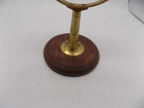 Bussola da scrivania vintage nautica in ottone stile girevole con base in legno - Foto 3 di 7